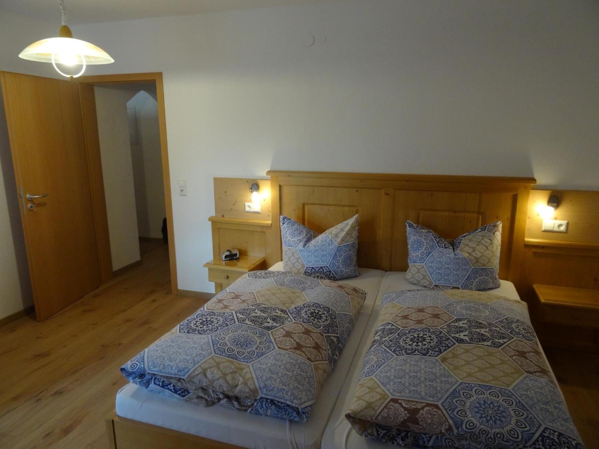 Gaestehaus Erika - Chiemgau Karte Инцел Екстериор снимка