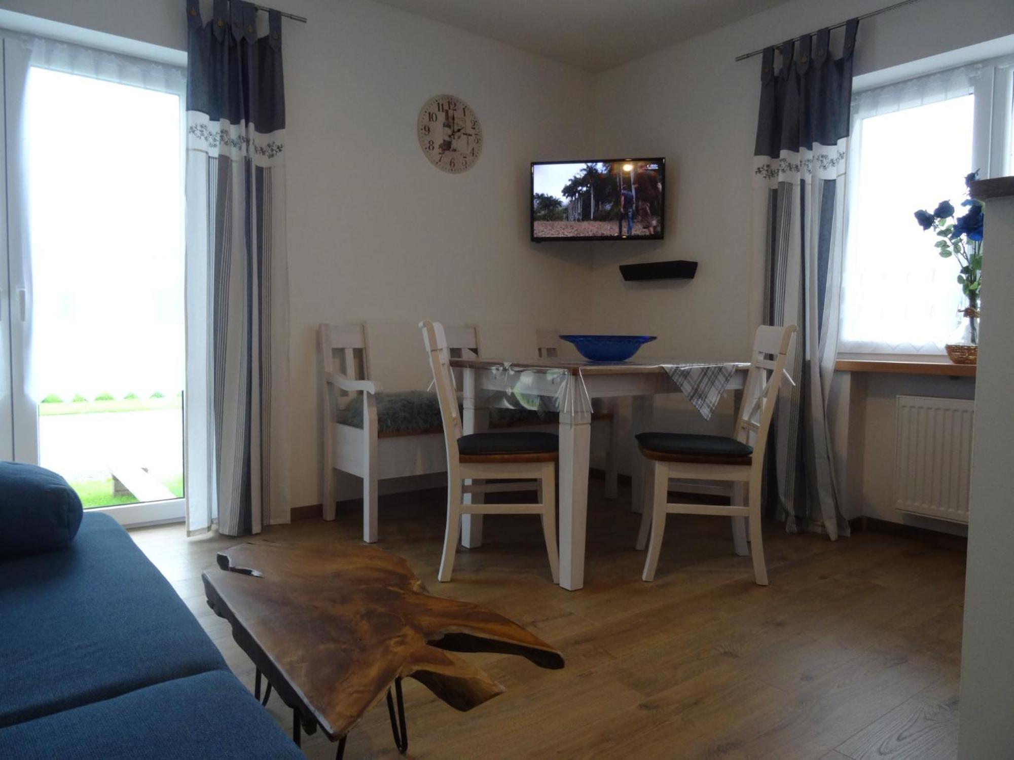 Gaestehaus Erika - Chiemgau Karte Инцел Екстериор снимка