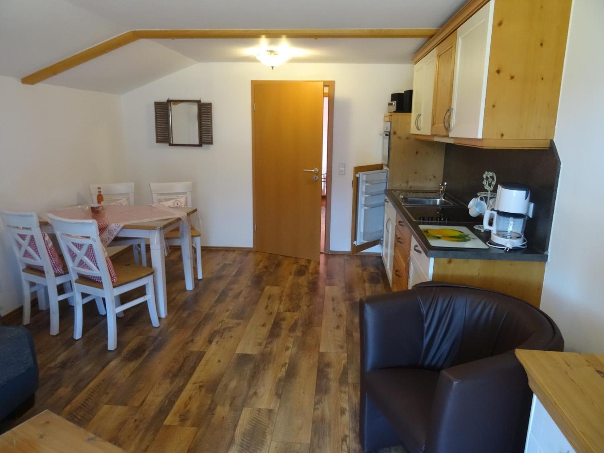 Gaestehaus Erika - Chiemgau Karte Инцел Екстериор снимка